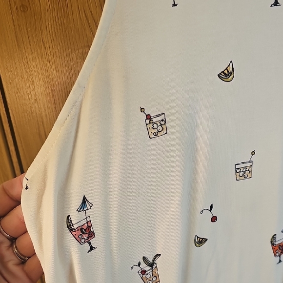 Philosophy White Tank Top with Fun Cocktail Design - Picture 4 of 9